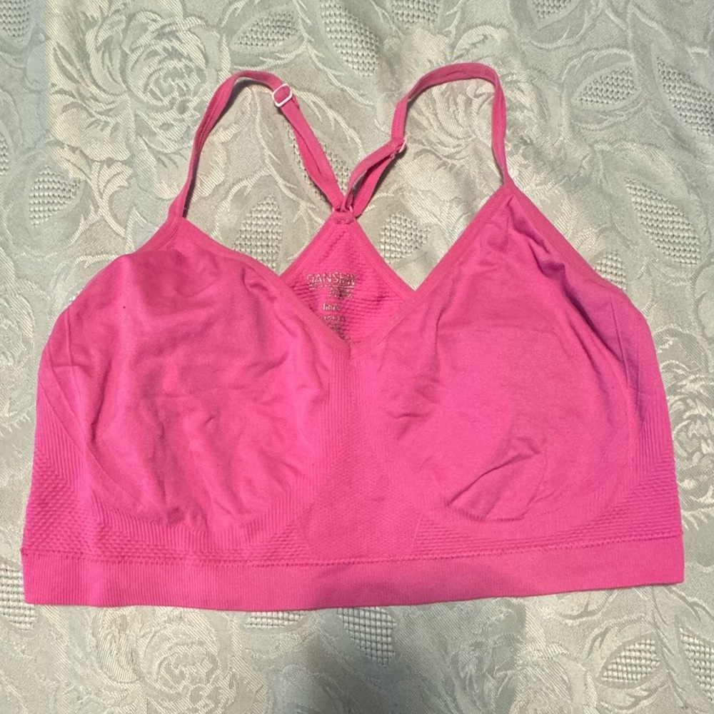 All pink sport-bra